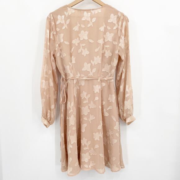 ASTR The Label Floral Blush Burnout Slit‎ Sleeve Wrap Dress Size Medium - Picture 4 of 11